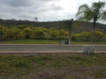 Vendo Hermoso Terreno de 305 m² en Playa Escondida / Manabi