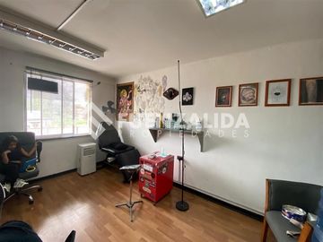 2 Locales , 2 oficinas y gran bodega Vendo en Talagante