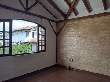 Hermosa casa 3 dormitorios, Conjunto Privado, Tumbaco