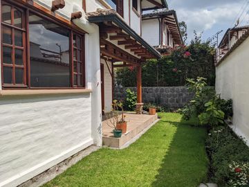 Hermosa casa 3 dormitorios, Conjunto Privado, Tumbaco