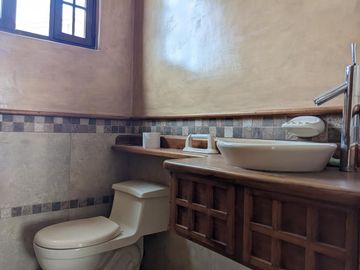 Hermosa casa 3 dormitorios, Conjunto Privado, Tumbaco