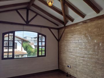 Hermosa casa 3 dormitorios, Conjunto Privado, Tumbaco