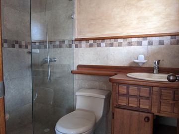 Hermosa casa 3 dormitorios, Conjunto Privado, Tumbaco