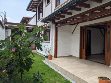 Hermosa casa 3 dormitorios, Conjunto Privado, Tumbaco
