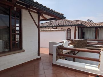 Hermosa casa 3 dormitorios, Conjunto Privado, Tumbaco