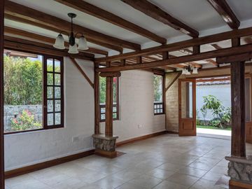 Hermosa casa 3 dormitorios, Conjunto Privado, Tumbaco