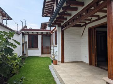 Hermosa casa 3 dormitorios, Conjunto Privado, Tumbaco