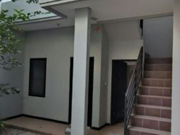 Rumah ROYAL RESIDENCE Hadap Utara ROW 4 Mobil