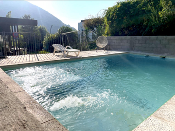 Moderna casa en venta de 4 dorm. en La Reserva de Chicureo
