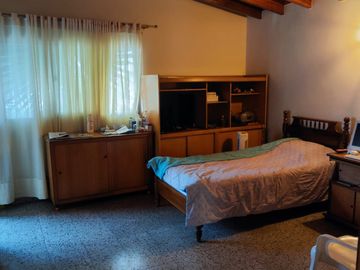 casa en venta en laureles. Cod V214524