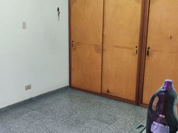casa en venta en laureles. Cod V214524