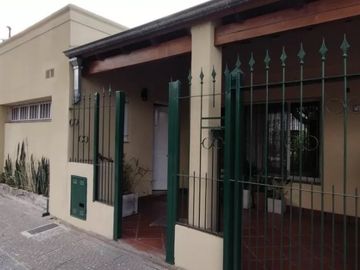 VENTA CASA PILAR CENTRO 5 AMBIENTES -ACEPTA PERMUTA - APTO CREDITO