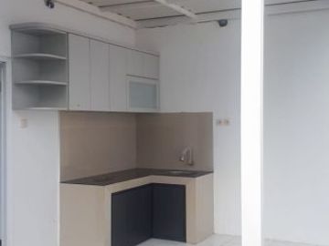 Rumah Asri Mewah di Kolonel Masturi Dekat Pemkot Cimahi.