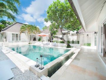 Luxury tropical villa umalas dkt seminyak canggu