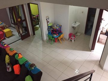Rumah 2 lantai, shm, asri & nyaman, bebas banjir, panorama bukit cinere