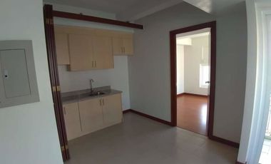 1 BEDROOM FOR SALE with Parking  IN PASEO DE ROCES MAKATI