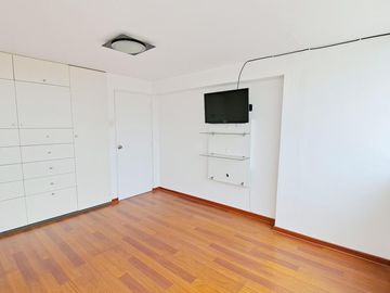 Venta Departamento Triplex Unidad Vecinal Mirones-Lima