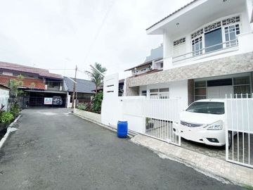 Rumah Minimalis Cantik Full Furnished siap huni di Pondok Gede Bekasi
