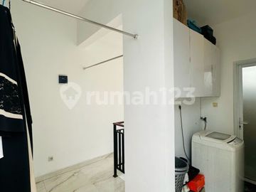 Rumah Dalam Komplek Nempel Jak Sel Dekat MRT Lebak Bulus