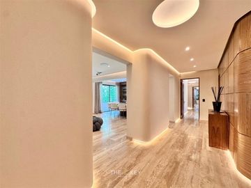 Remodelado de lujo. en venta de 4 dorm. en Lo Barnechea