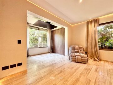 Remodelado de lujo. en venta de 4 dorm. en Lo Barnechea