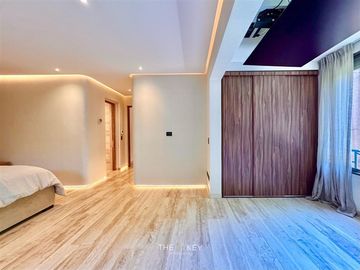Remodelado de lujo. en venta de 4 dorm. en Lo Barnechea