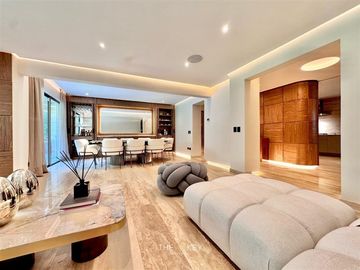 Remodelado de lujo. en venta de 4 dorm. en Lo Barnechea