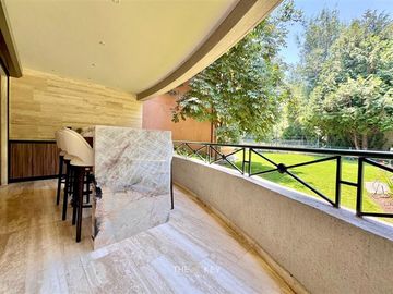 Remodelado de lujo. en venta de 4 dorm. en Lo Barnechea