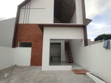 RUMAH CANTIK 2LT 400 JUTAAN HANYA 4 MENIT DARI JL. JOGJA - SOLO