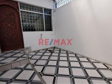 🏡 ¡Oportunidad Única en San Juan de Miraflores! 🌟

Se vende hermosa y espaciosa casa de dos pisos, perfectamente ubicada en José María Seguin 530, i