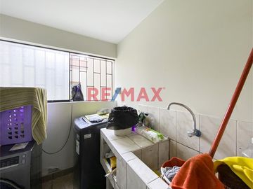 Tenemos disponible un amplio y comodo departamento en Pueblo Libre, cuenta con una ubicación privilegiada entre la calle J.J. Pasos y Av. San Martín,