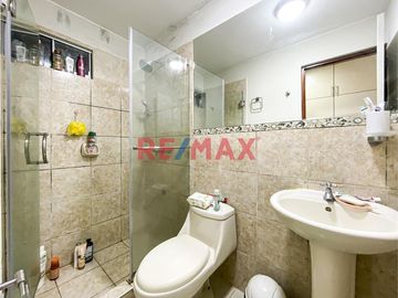 Tenemos disponible un amplio y comodo departamento en Pueblo Libre, cuenta con una ubicación privilegiada entre la calle J.J. Pasos y Av. San Martín,
