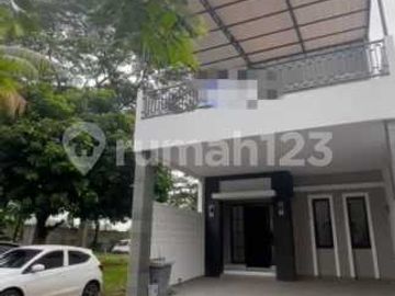 Rumah Baru Shm Bagus Tinggal Bawa Koper Siap Huni Lokasi Dekat Akses Tol Sekolah Santa Laurensia di Alam Sutera