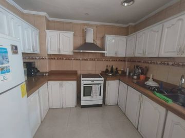 VENTA DEPARTAMENTO URDESA CON PARQUEO