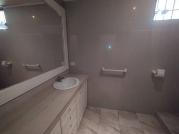 VENTA DEPARTAMENTO URDESA CON PARQUEO