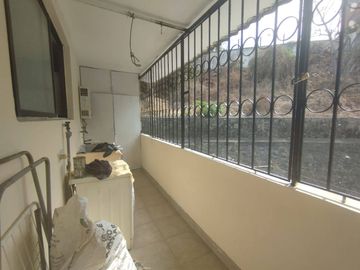 VENTA DEPARTAMENTO URDESA CON PARQUEO