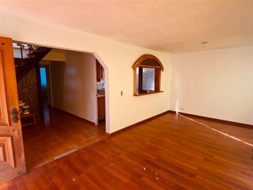 Casa en venta de 5 dorm. en Los Andes