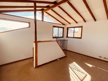 Casa en venta de 5 dorm. en Los Andes