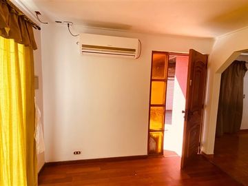 Casa en venta de 5 dorm. en Los Andes