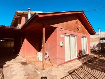 Casa en venta de 5 dorm. en Los Andes