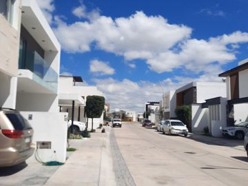 Residencial loretta 2 niveles vigilancia nueva