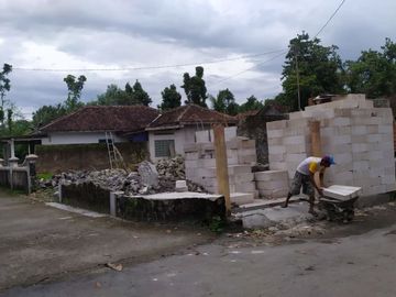 Rumah Klasik Bata Ekspose Kawasan Sunrise Property di Prambanan