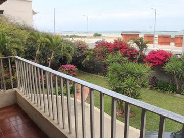 Se Vende Casa Frente al Mar en Playas