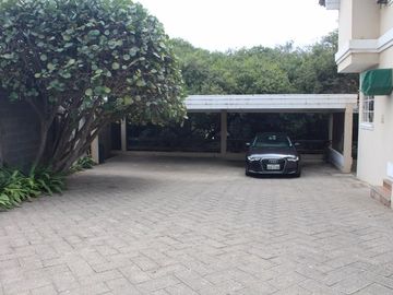 Se Vende Casa Frente al Mar en Playas