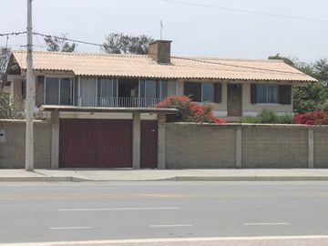 Se Vende Casa Frente al Mar en Playas