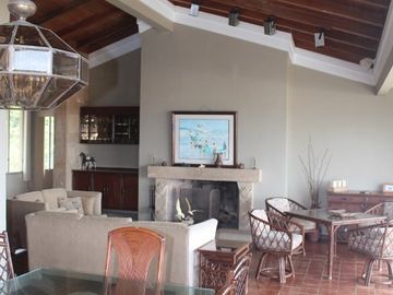 Se Vende Casa Frente al Mar en Playas