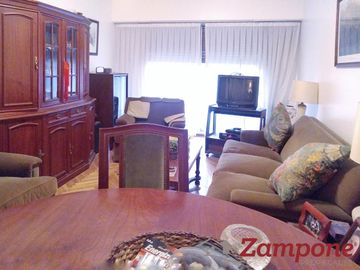 VENTA - Departamento 3 ambientes - Al frente con balcón y cochera -  Belgrano