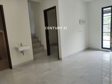 Dijual Rumah Brand New 2 Lantai Type Calliandra