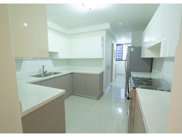 VENTA DE  APARTAMENTO EN AVENIDA BALBOA, PH BALBOA BAY