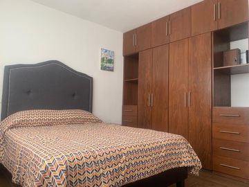 CASA EN VENTA CON JARDIN Y TERRAZA
